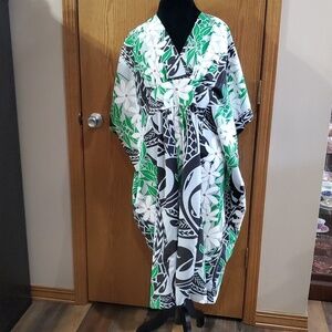 Tropical Eve Hawaii green white black Tropical floral kaftan